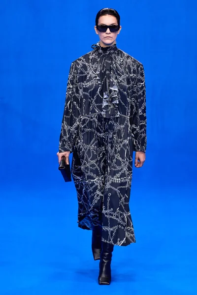 Look 27